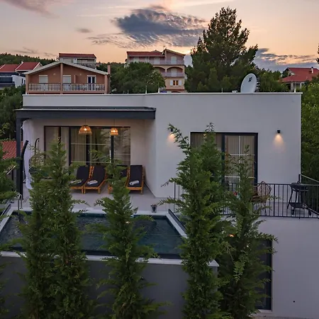 Luxurious Medellin Villa Pridraga